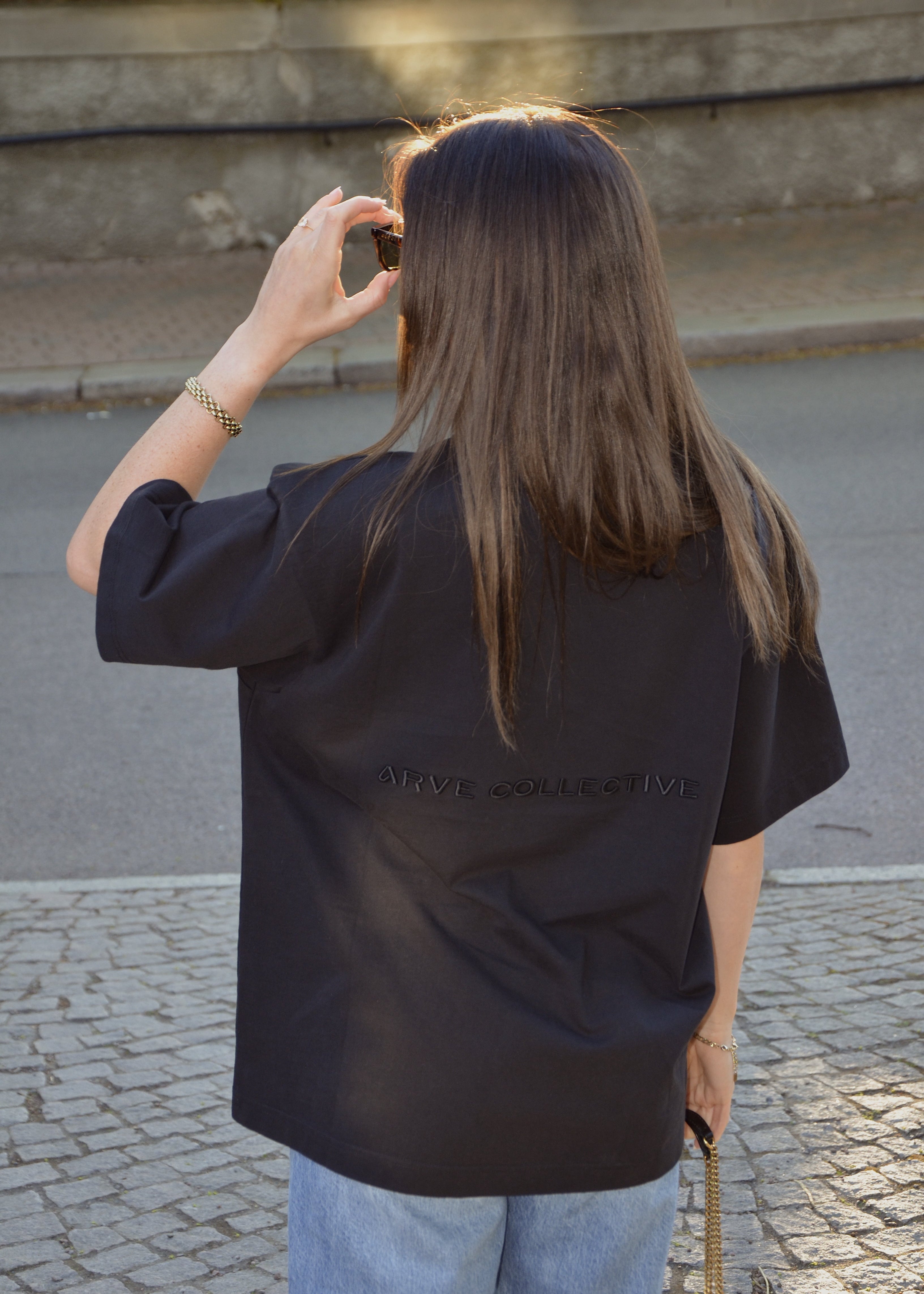 Relaxed fit unisex black t-shirt with 3D embroidery in structured cotton by Arve Collective